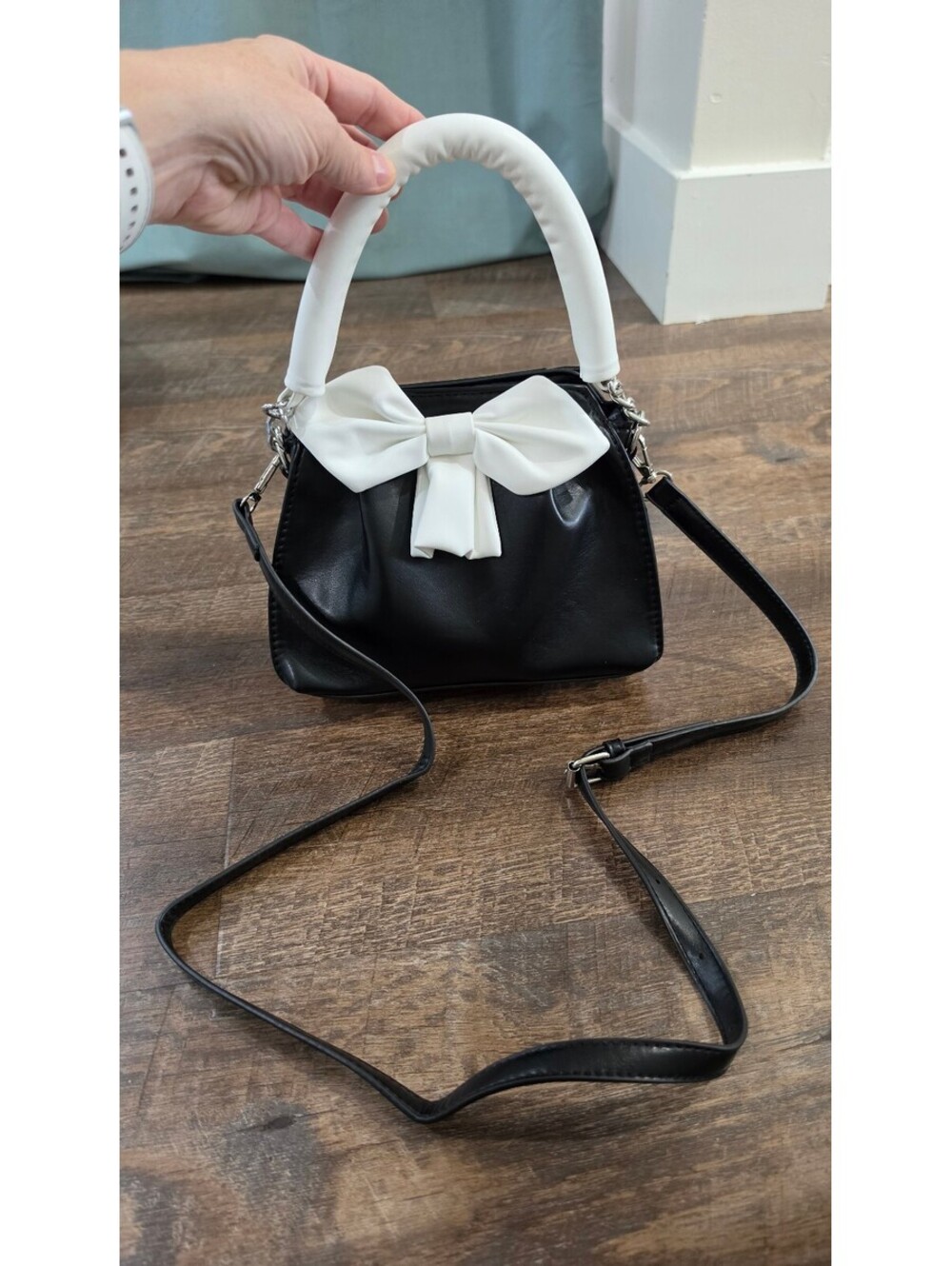 Black and White Bow Accent Handbag with Shoulder Strap